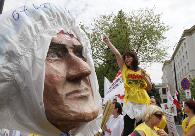 «Ναι» της πολωνικής Κάτω Βουλής στην αύξηση του ορίου ηλικίας για συνταξιοδότηση